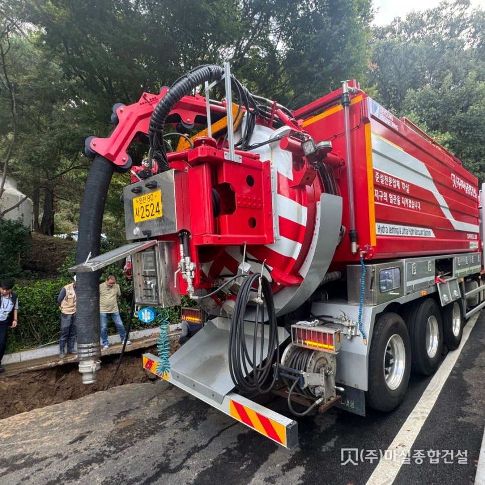 군포 준설업체 현장 후기, 공장 지대 배수로 막힘과 역류를 24톤 준설차로 완벽 해결한 날 현장 사진 3