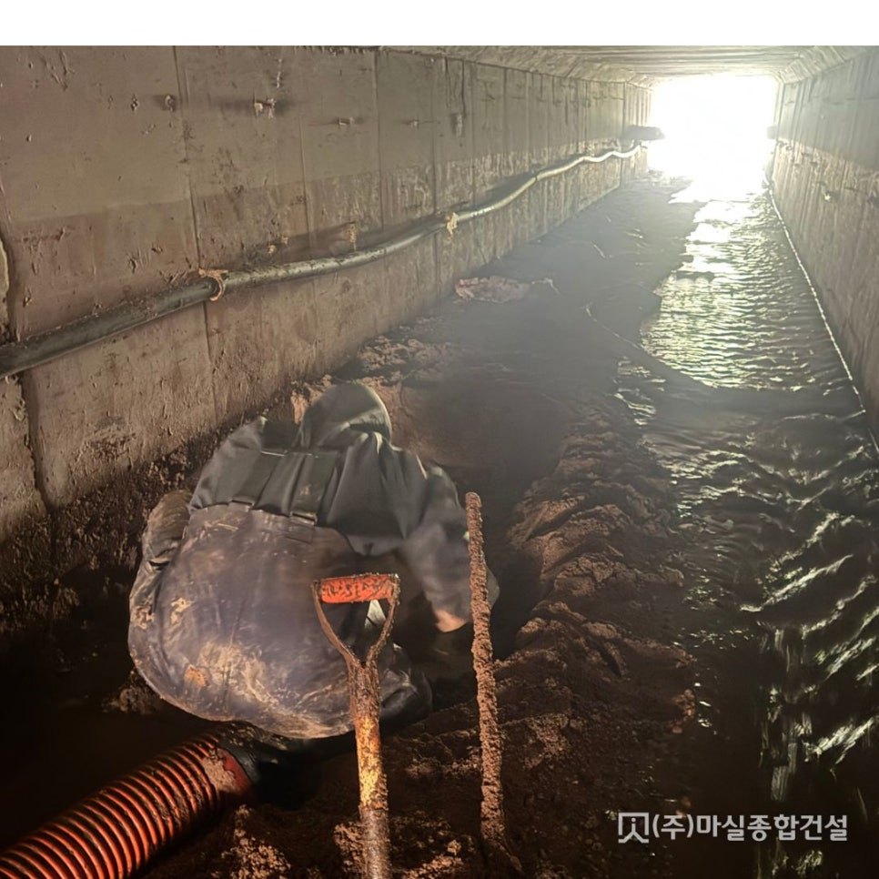 경북준설업체 침수피해준설 집중호우로 마비된 산업단지 관로 복구 실무 기록 현장 사진 3